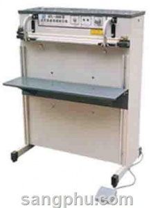 máy hàn dập chân kiểu đứng